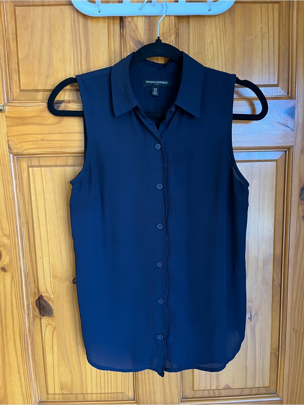 Banana Republic Navy Sleeveless Button-Up Blouse